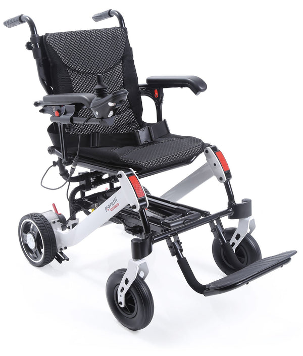 Carrozzina elettrica Mobility 810 - vista 3/4, sfondo bianco