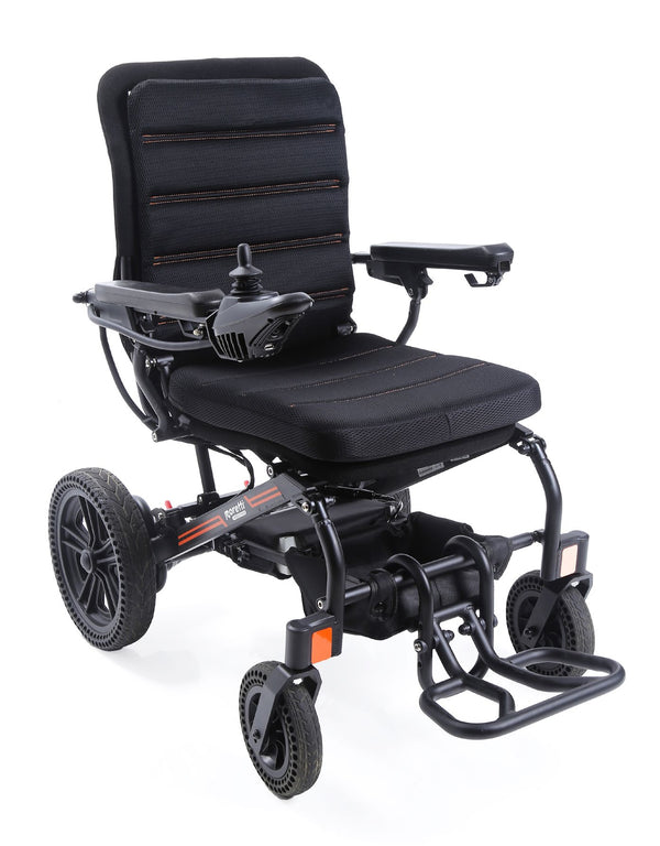 Carrozzina elettrica Mobility 830 - vista 3/4, sfondo bianco