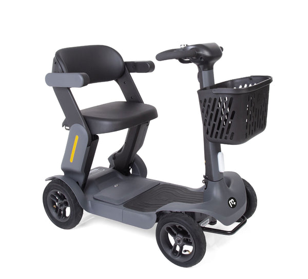 Carrozzina elettrica Mobility 215 - vista 3/4, sfondo bianco